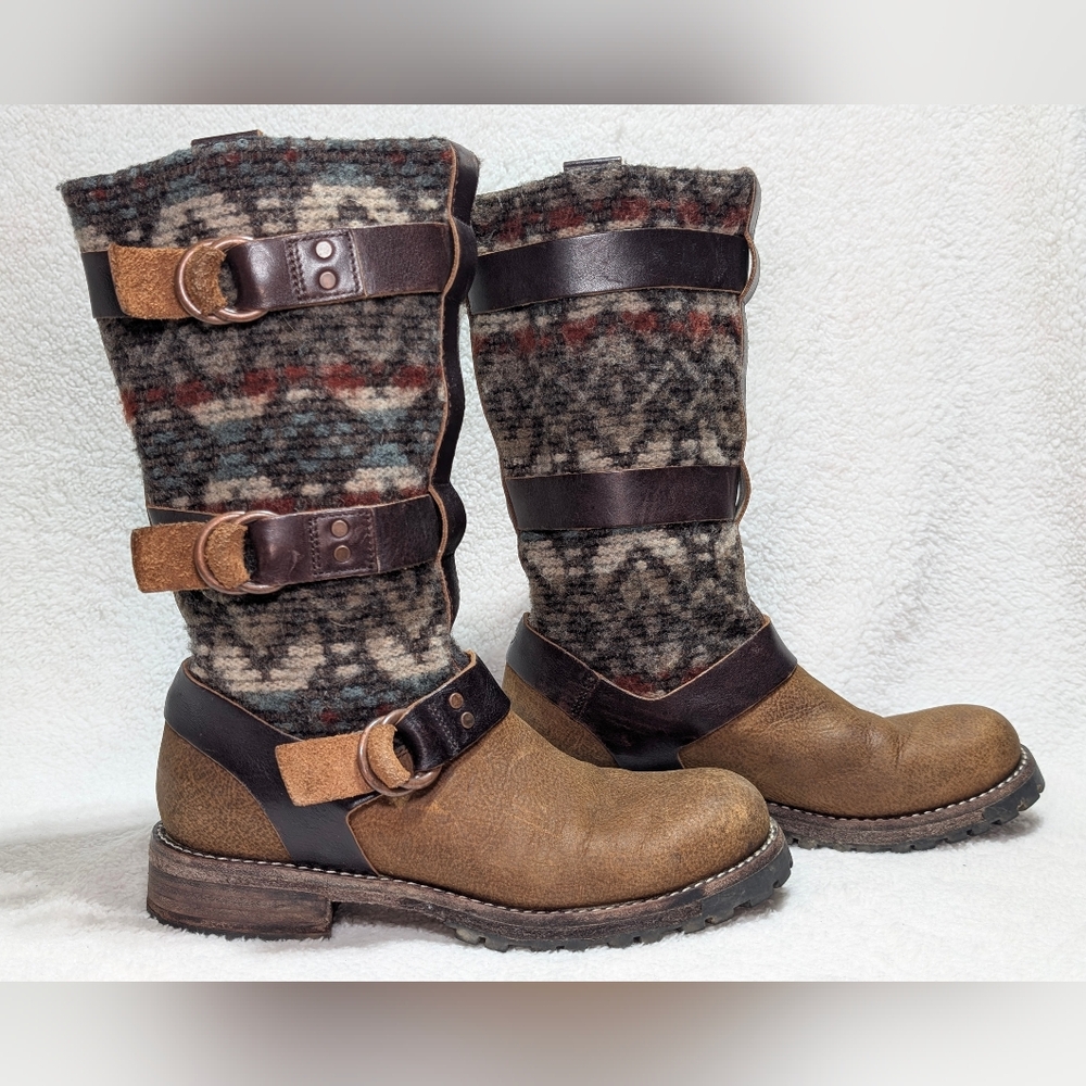 Woolrich Women's 7 Rio Grande Brown Southwest Aztec Wool Leather Strap Boots